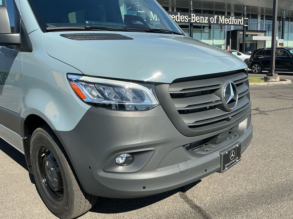 Thumbnail: 2026 Mercedes-Benz Sprinter - 15