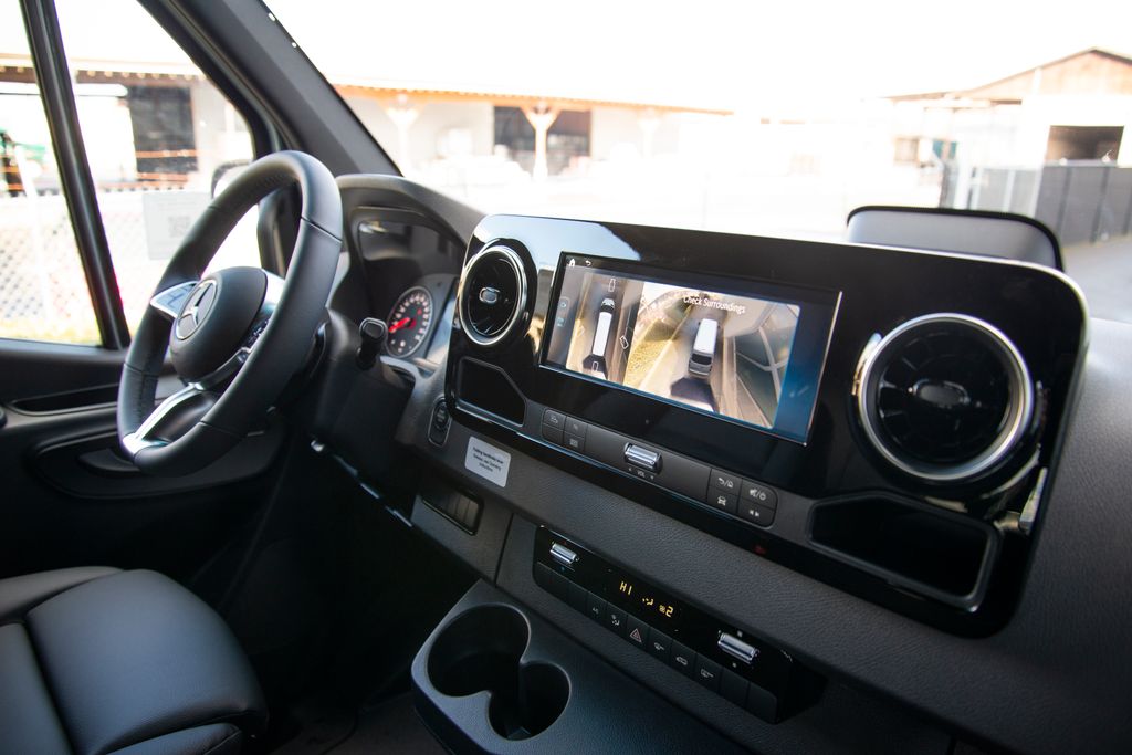 Thumbnail: 2026 Mercedes-Benz Sprinter - 10