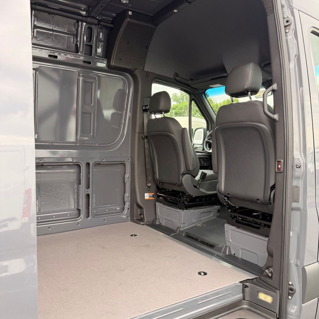 Thumbnail: 2026 Mercedes-Benz Sprinter - 25