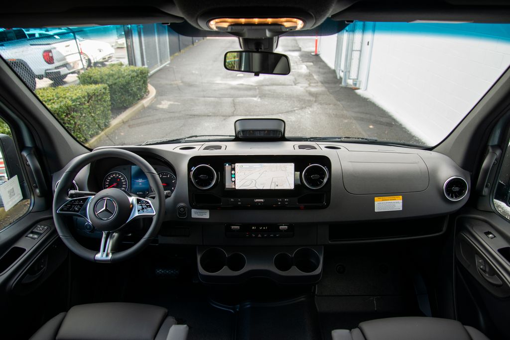 Thumbnail: 2026 Mercedes-Benz Sprinter - 10