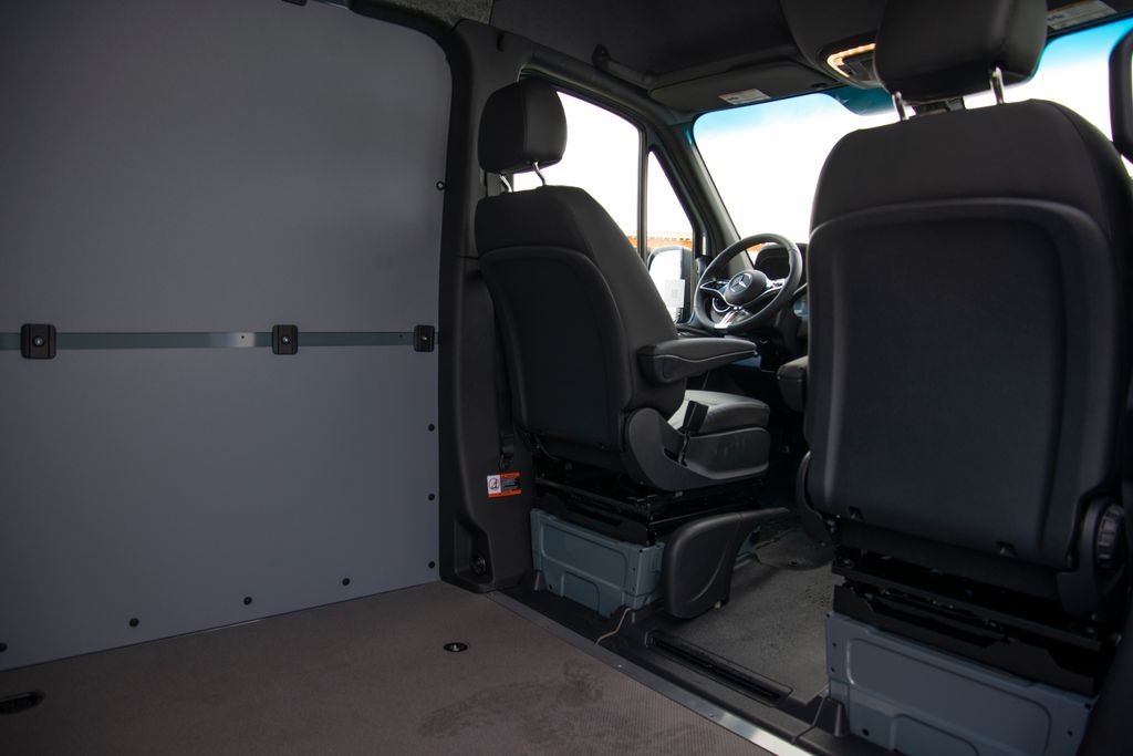 Thumbnail: 2026 Mercedes-Benz Sprinter - 21