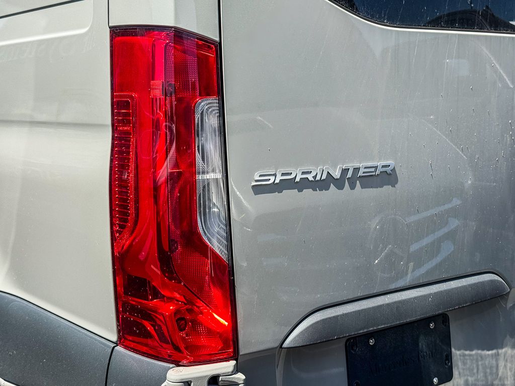 Thumbnail: 2026 Mercedes-Benz Sprinter - 4