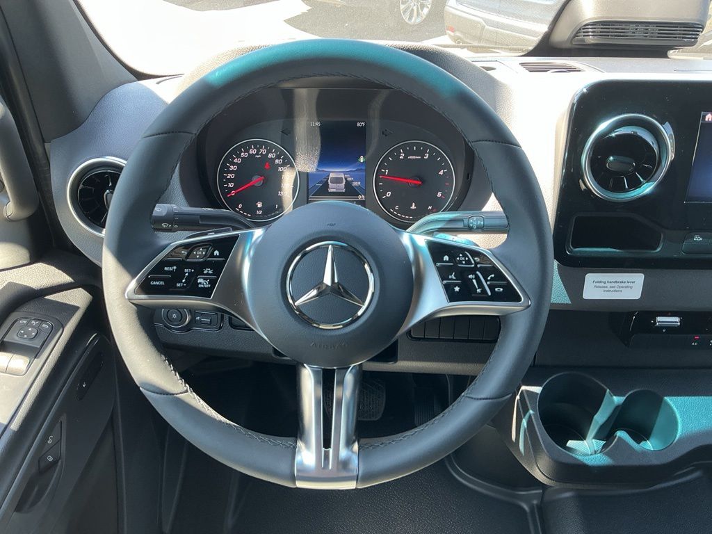 Thumbnail: 2026 Mercedes-Benz Sprinter - 9