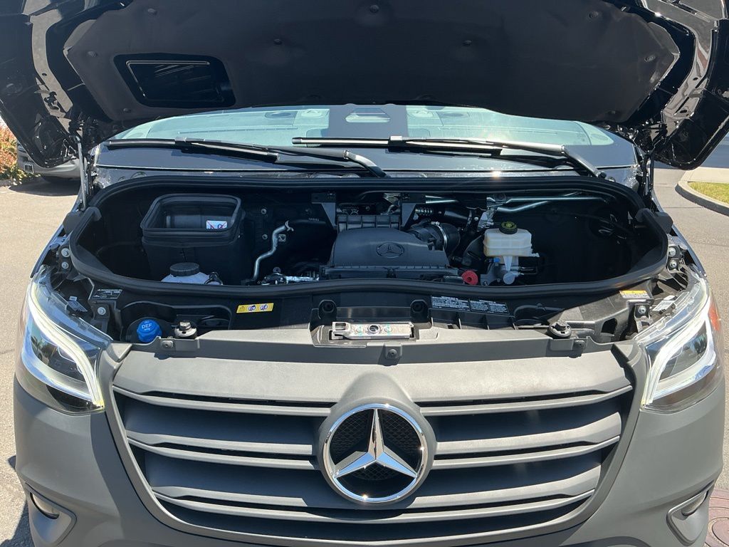 Thumbnail: 2026 Mercedes-Benz Sprinter - 8
