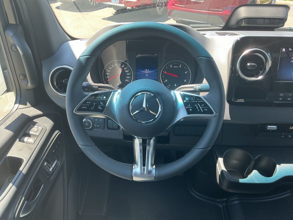 Thumbnail: 2026 Mercedes-Benz Sprinter - 9
