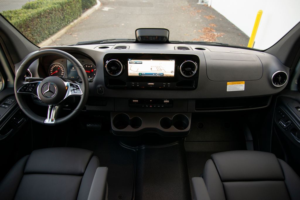 Thumbnail: 2026 Mercedes-Benz Sprinter - 10