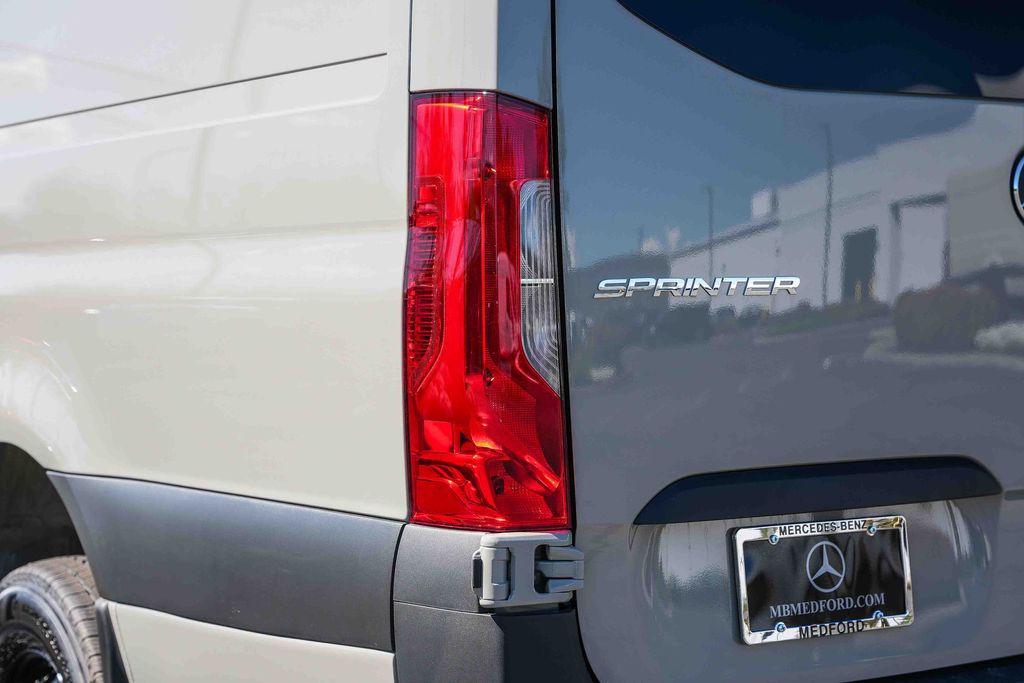 Thumbnail: 2026 Mercedes-Benz Sprinter - 20