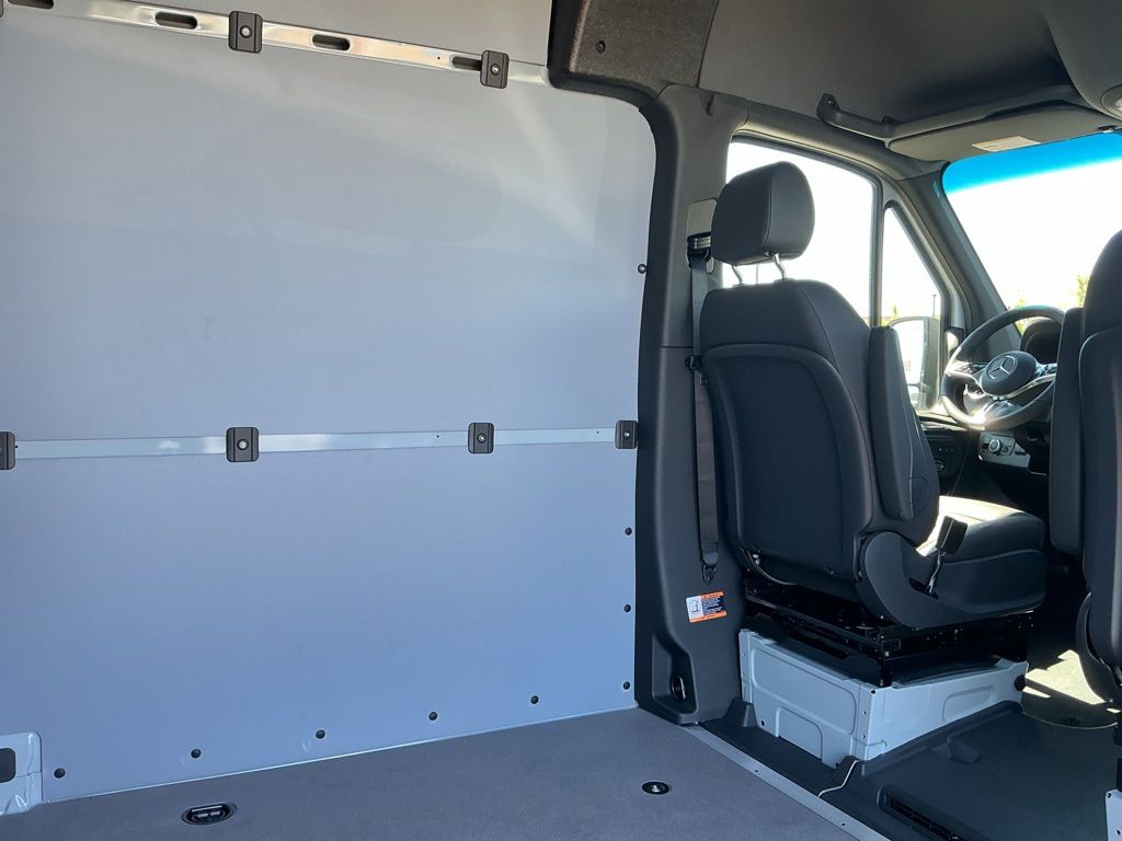 Thumbnail: 2026 Mercedes-Benz Sprinter - 24