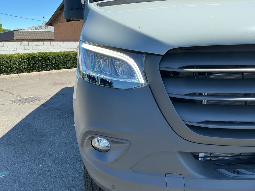 Thumbnail: 2026 Mercedes-Benz Sprinter - 6