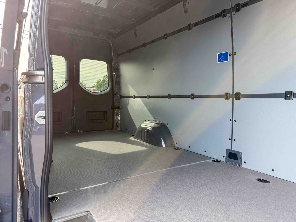 Thumbnail: 2026 Mercedes-Benz Sprinter - 12