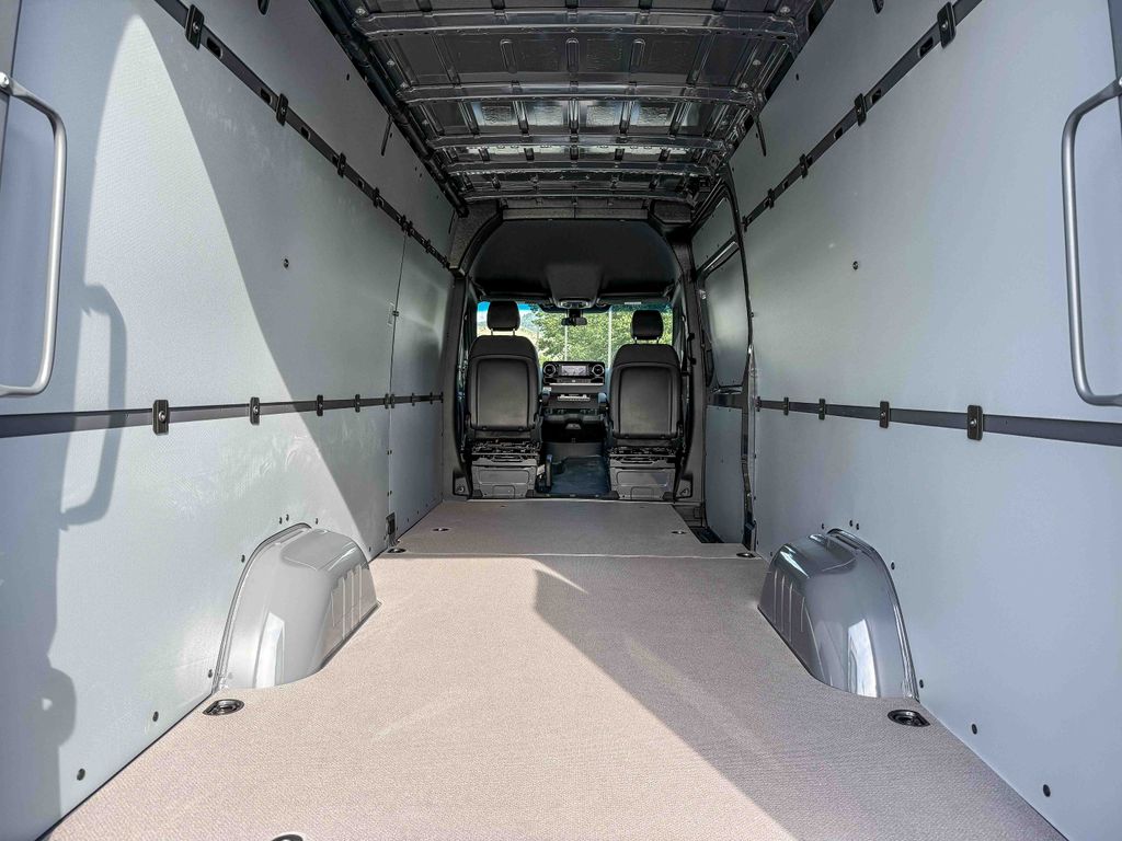 Thumbnail: 2026 Mercedes-Benz Sprinter - 28