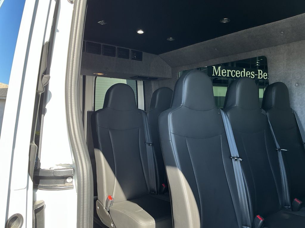 Thumbnail: 2025 Mercedes-Benz Sprinter - 13