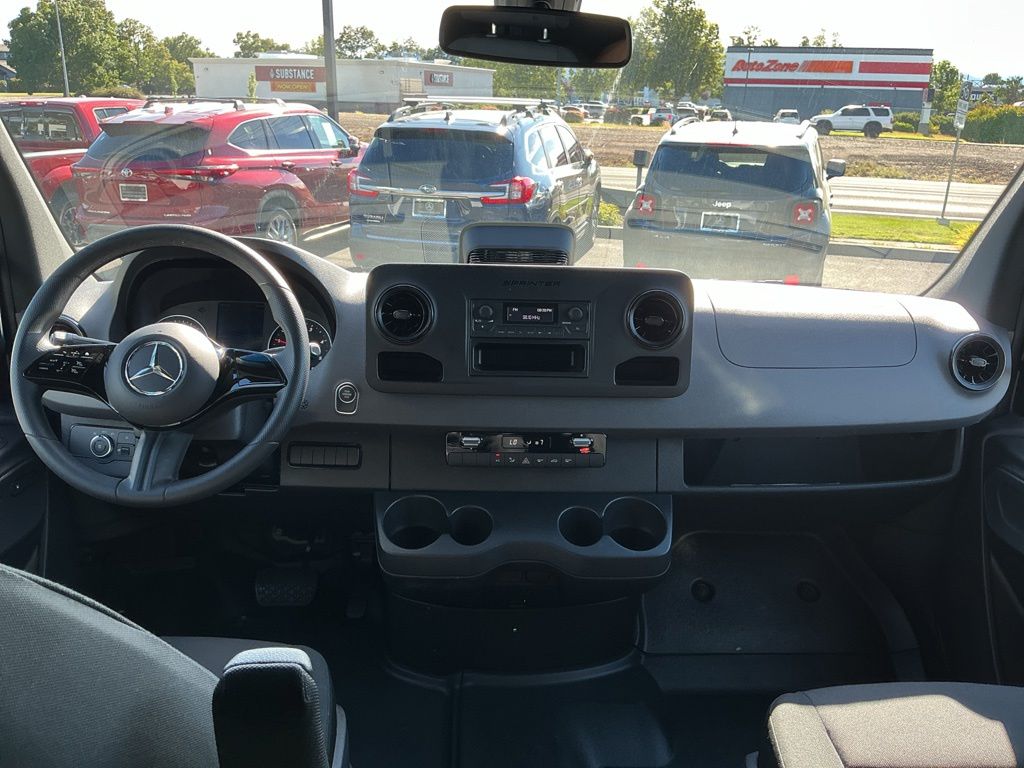 Thumbnail: 2025 Mercedes-Benz Sprinter - 2
