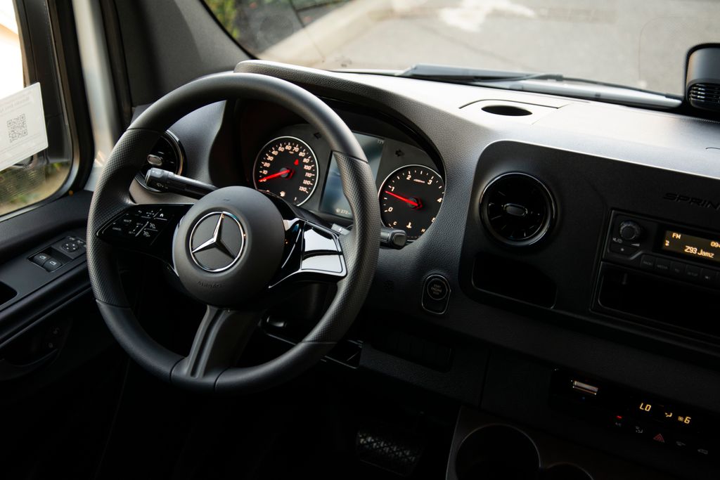 Thumbnail: 2026 Mercedes-Benz Sprinter - 18