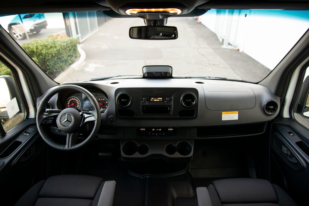Thumbnail: 2026 Mercedes-Benz Sprinter - 11