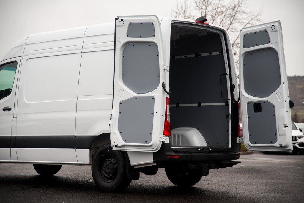 Thumbnail: 2025 Mercedes-Benz Sprinter - 29