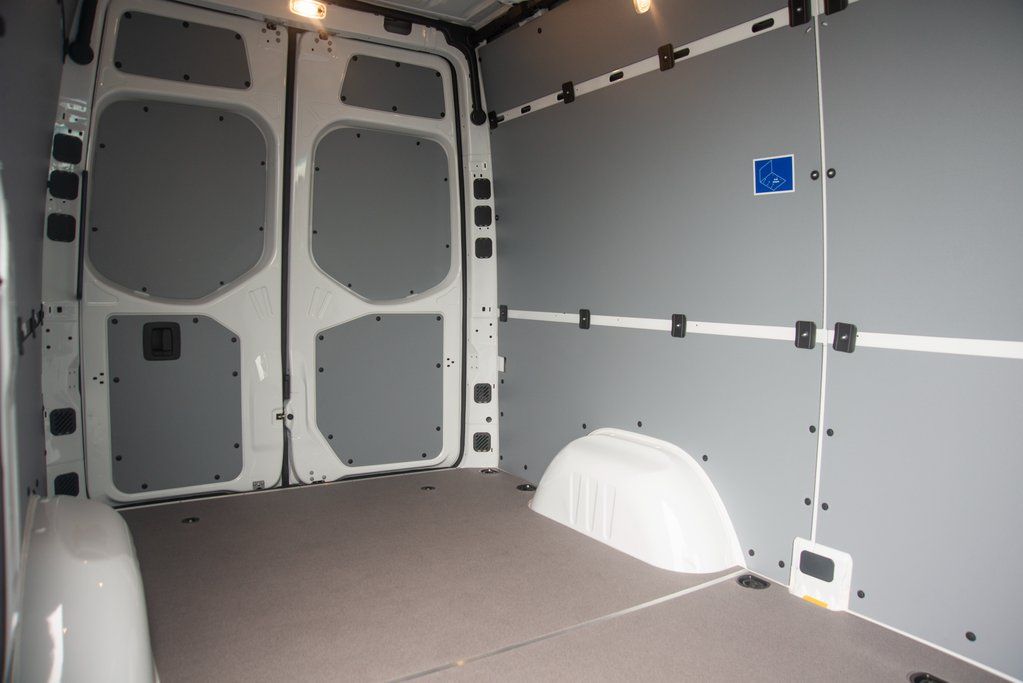 Thumbnail: 2025 Mercedes-Benz Sprinter - 11