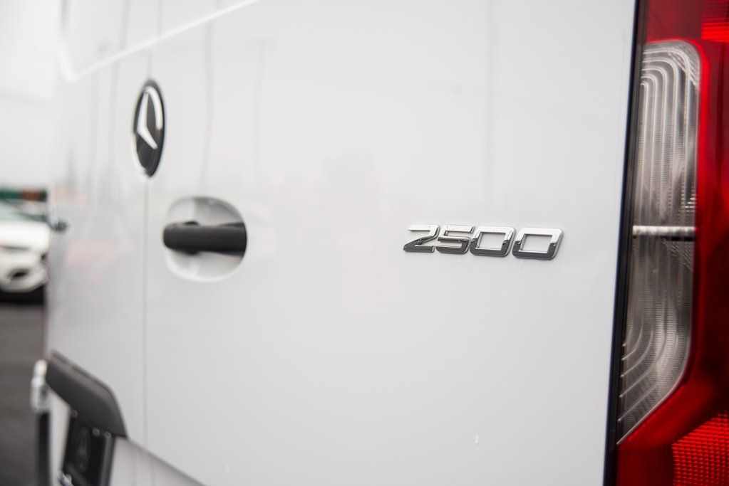 Thumbnail: 2025 Mercedes-Benz Sprinter - 7