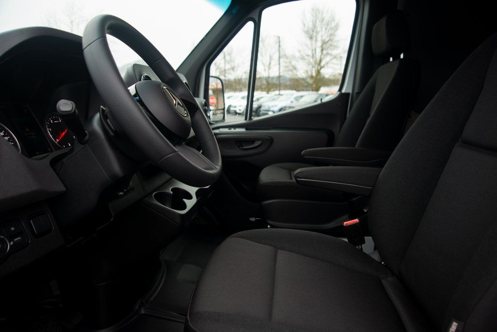 Thumbnail: 2025 Mercedes-Benz Sprinter - 38