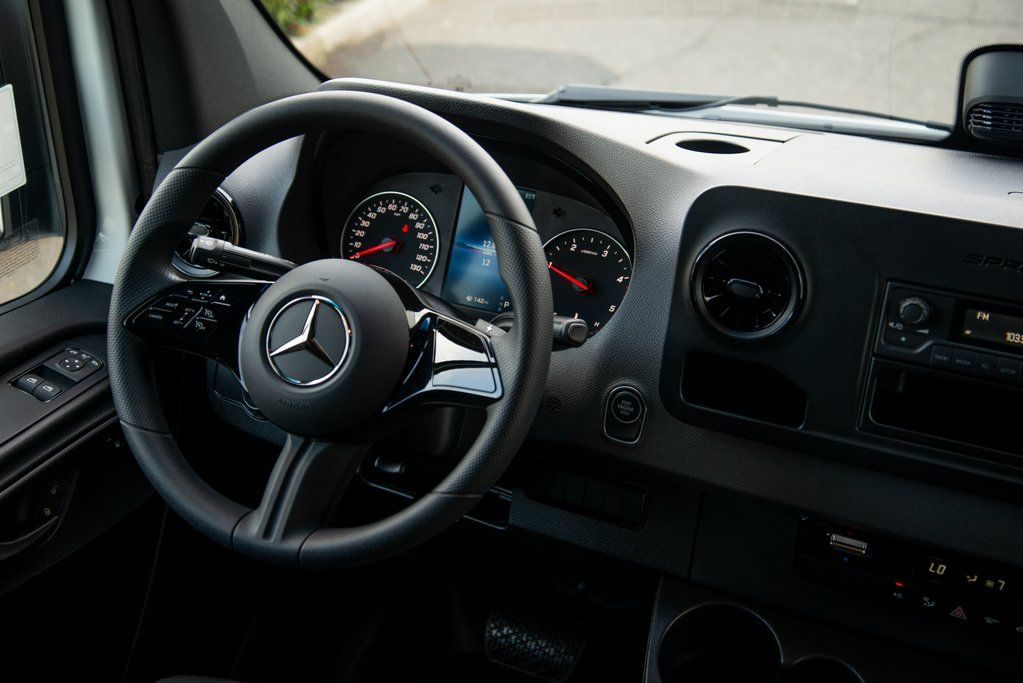 Thumbnail: 2026 Mercedes-Benz Sprinter - 21