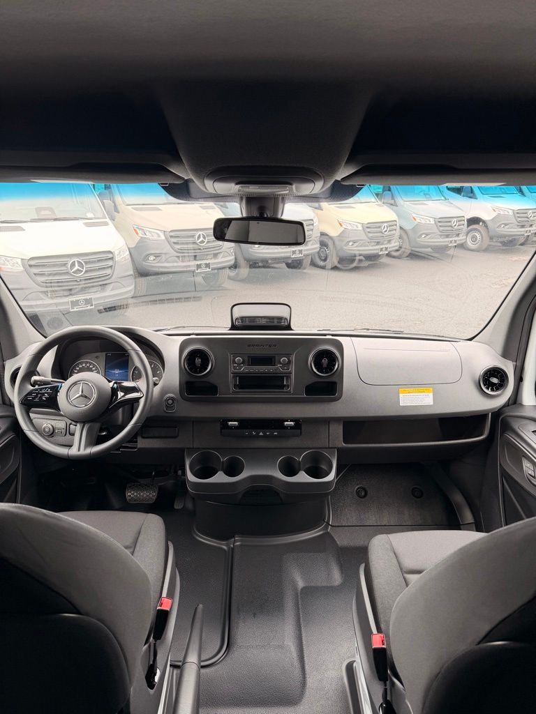 Thumbnail: 2026 Mercedes-Benz Sprinter - 2