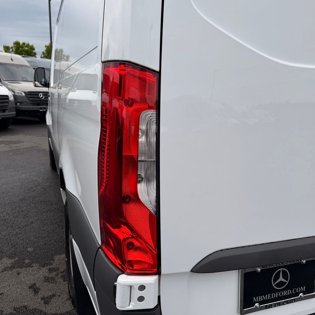 Thumbnail: 2026 Mercedes-Benz Sprinter - 18