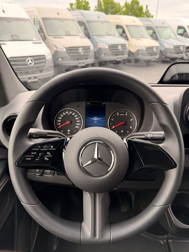 Thumbnail: 2026 Mercedes-Benz Sprinter - 10