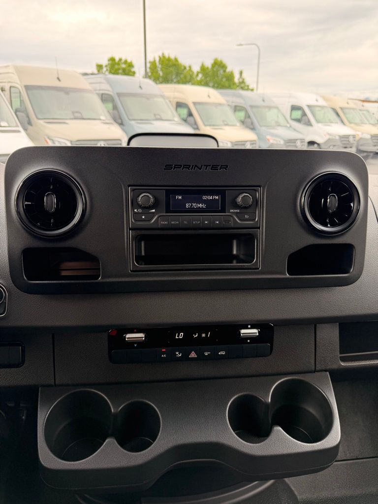Thumbnail: 2026 Mercedes-Benz Sprinter - 20