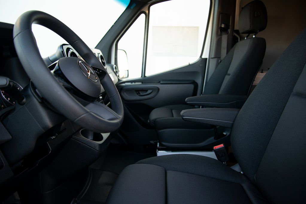 Thumbnail: 2026 Mercedes-Benz Sprinter - 8