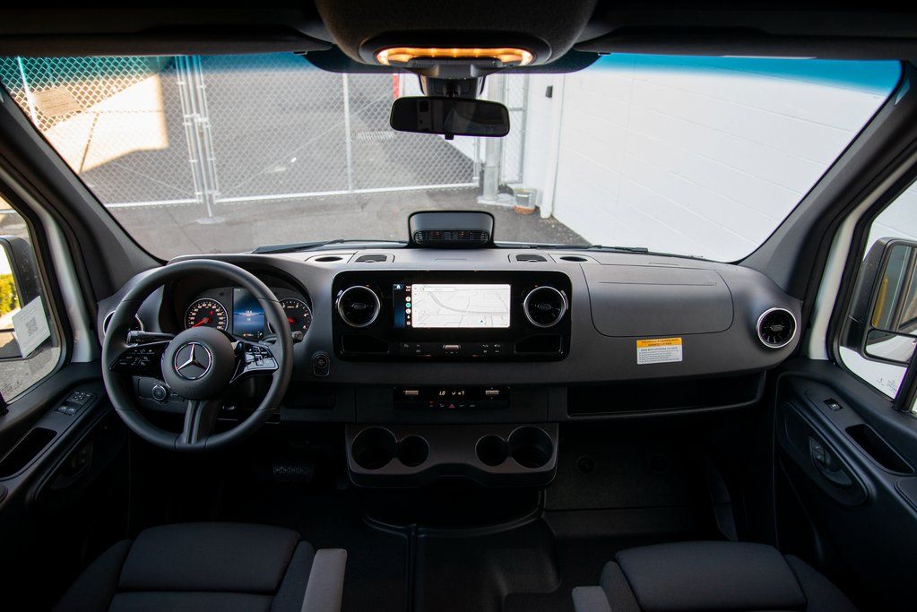 Thumbnail: 2026 Mercedes-Benz Sprinter - 10
