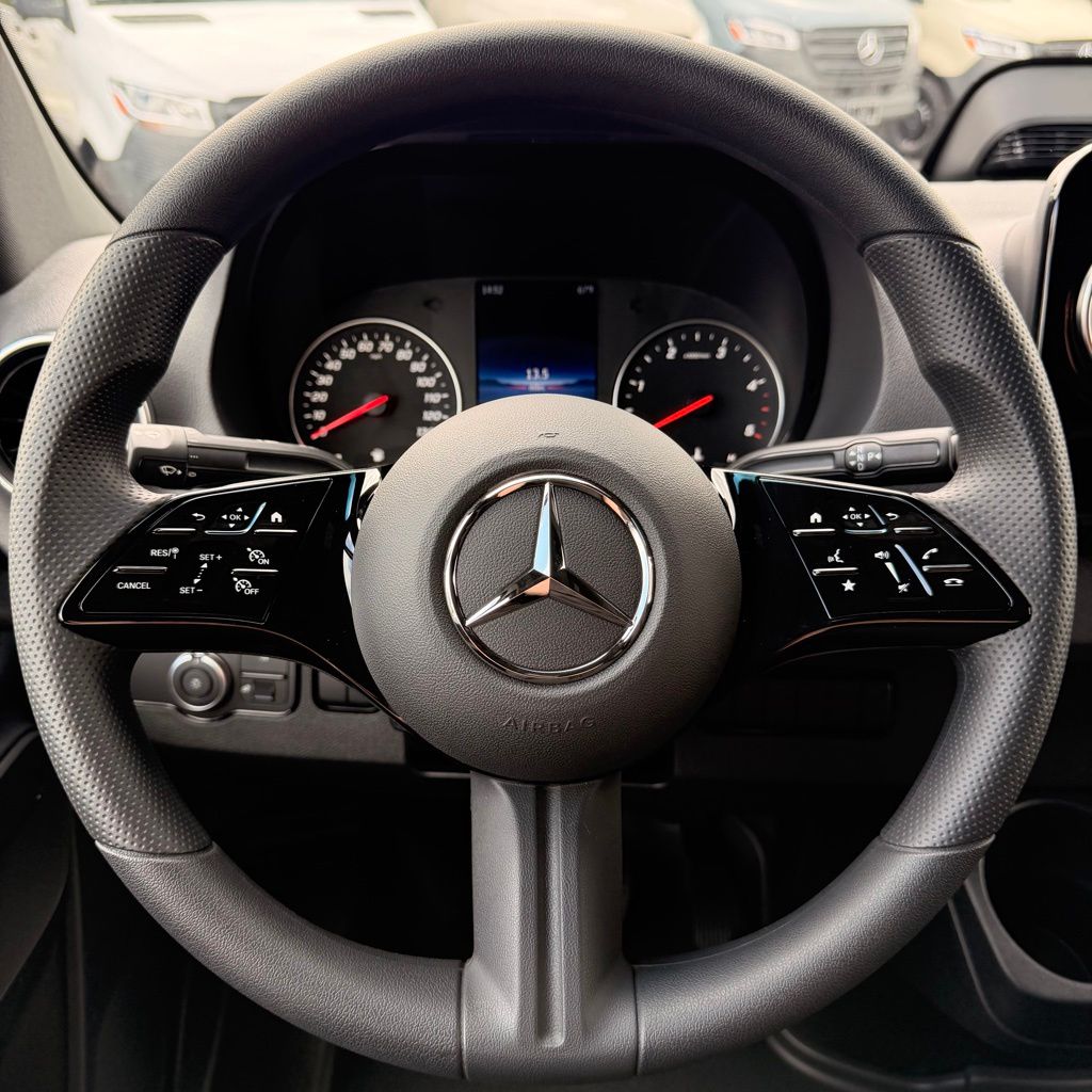 Thumbnail: 2026 Mercedes-Benz Sprinter - 9