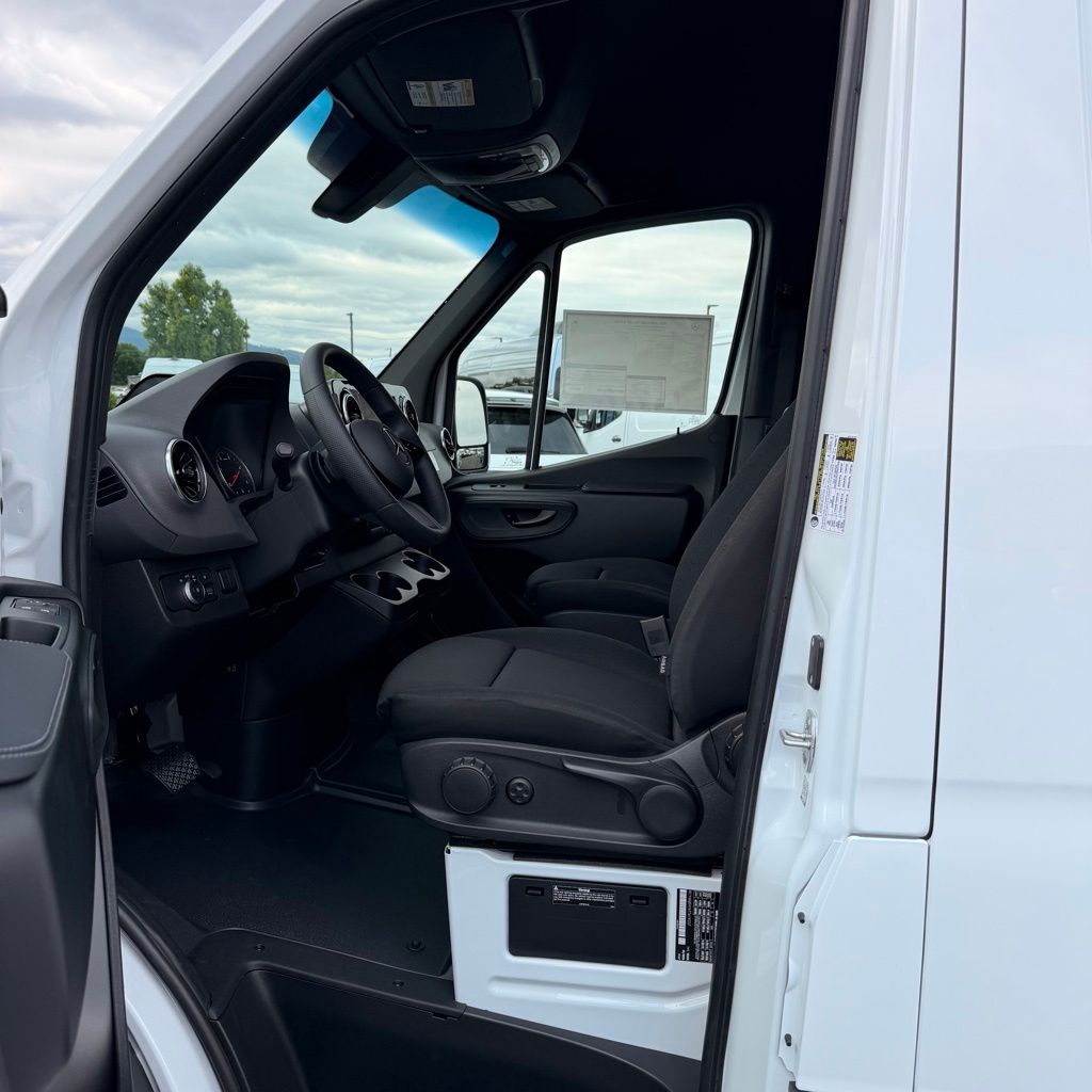 Thumbnail: 2026 Mercedes-Benz Sprinter - 23