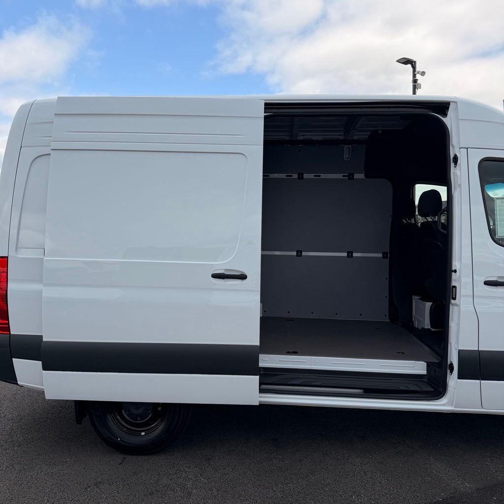Thumbnail: 2026 Mercedes-Benz Sprinter - 24
