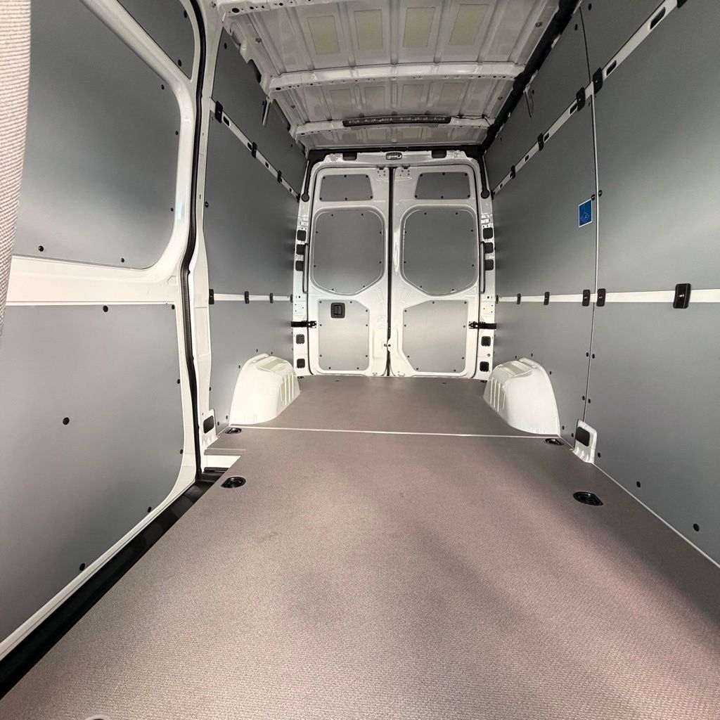 Thumbnail: 2026 Mercedes-Benz Sprinter - 12