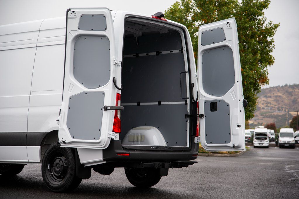 Thumbnail: 2026 Mercedes-Benz Sprinter - 7