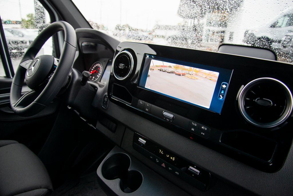 Thumbnail: 2026 Mercedes-Benz Sprinter - 9