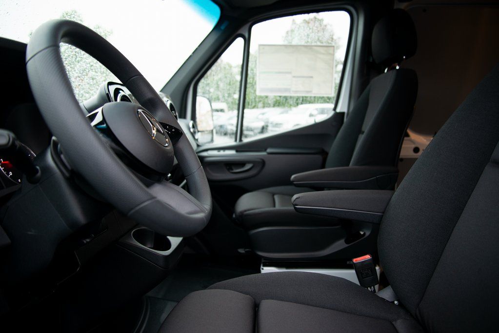 Thumbnail: 2026 Mercedes-Benz Sprinter - 7