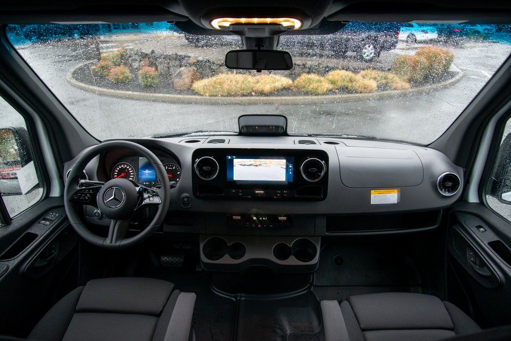 Thumbnail: 2026 Mercedes-Benz Sprinter - 9