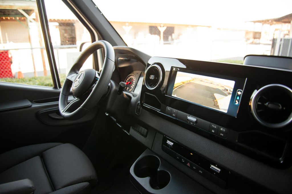 Thumbnail: 2026 Mercedes-Benz Sprinter - 7