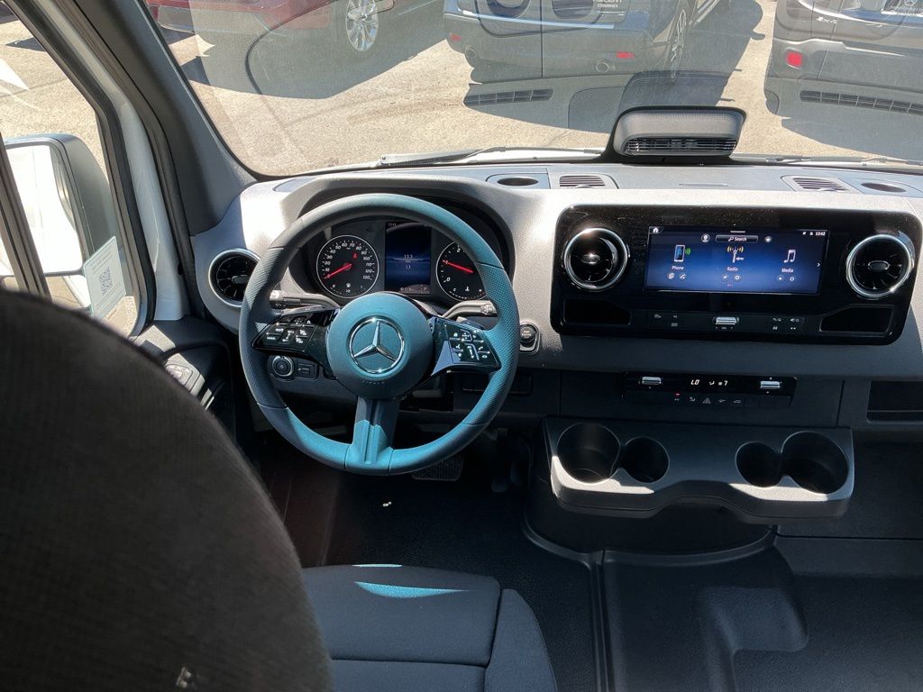Thumbnail: 2026 Mercedes-Benz Sprinter - 7