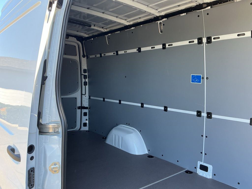 Thumbnail: 2026 Mercedes-Benz Sprinter - 25
