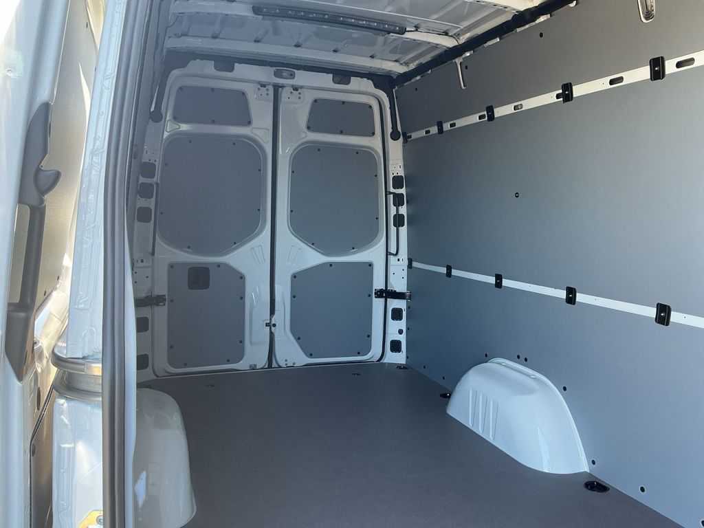 Thumbnail: 2026 Mercedes-Benz Sprinter - 27