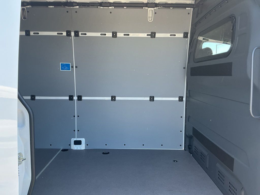 Thumbnail: 2026 Mercedes-Benz Sprinter - 4