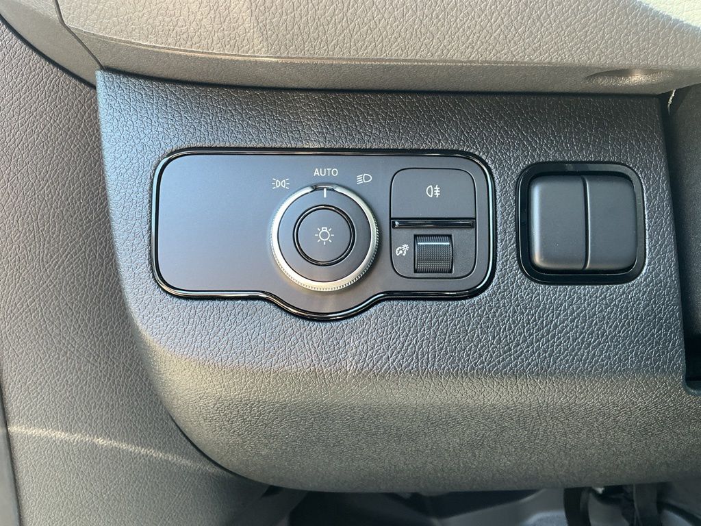 Thumbnail: 2026 Mercedes-Benz Sprinter - 23