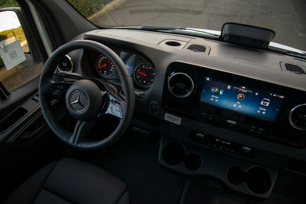 Thumbnail: 2026 Mercedes-Benz Sprinter - 11