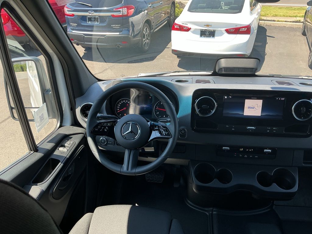 Thumbnail: 2026 Mercedes-Benz Sprinter - 6