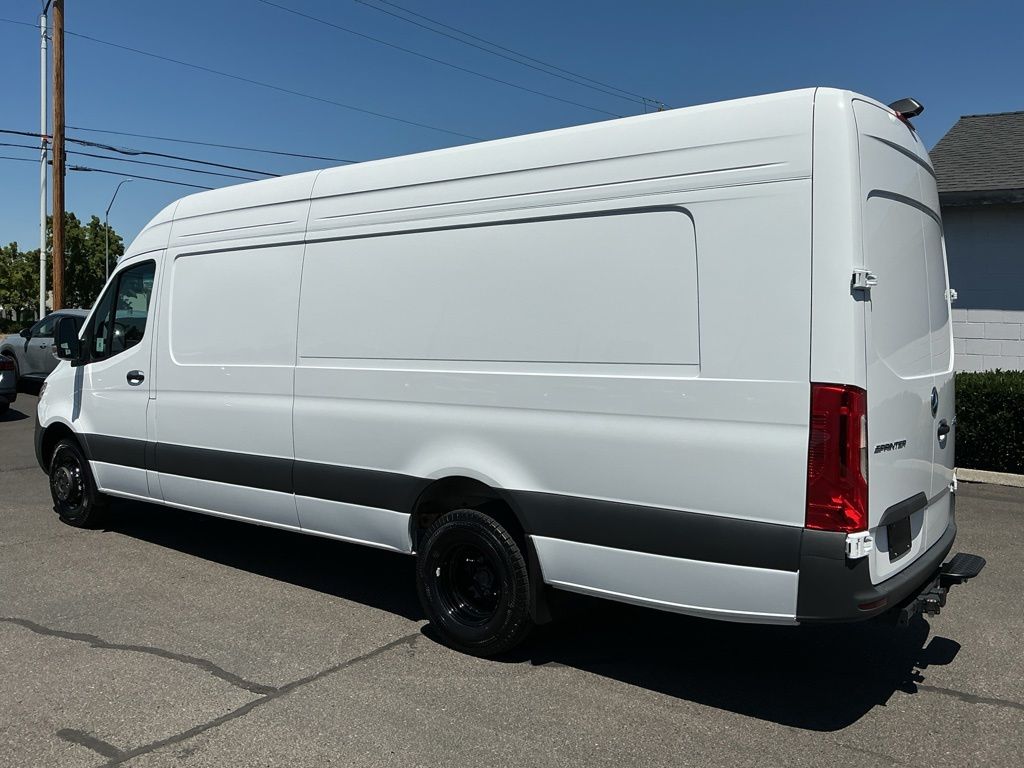Thumbnail: 2026 Mercedes-Benz Sprinter - 18