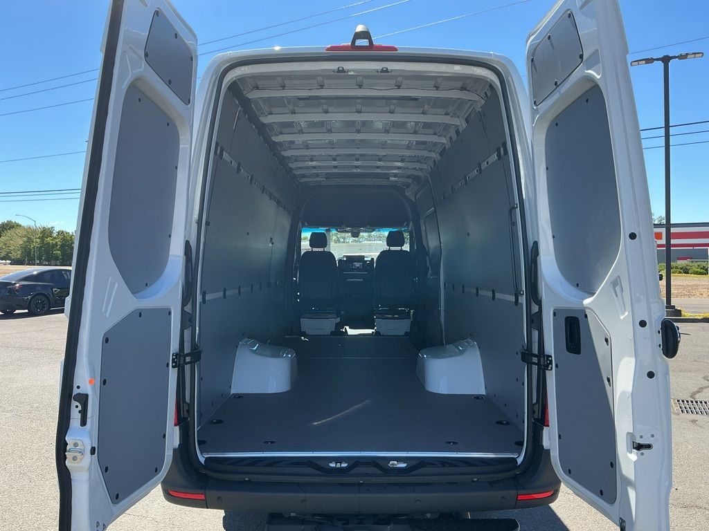 Thumbnail: 2026 Mercedes-Benz Sprinter - 25