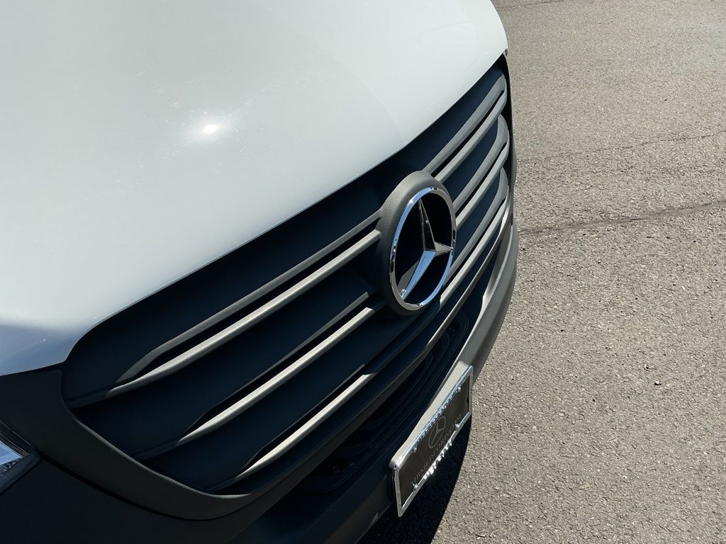 Thumbnail: 2025 Mercedes-Benz Sprinter - 14