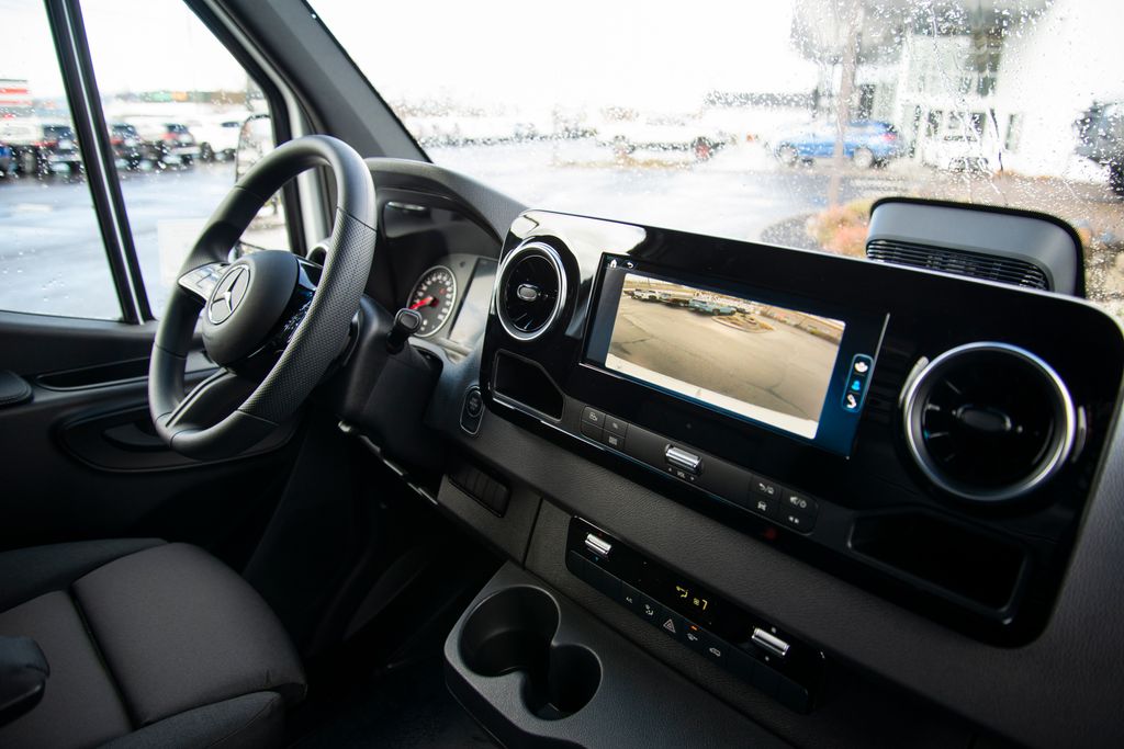 Thumbnail: 2026 Mercedes-Benz Sprinter - 10